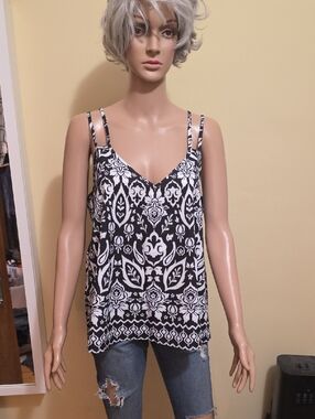 Black & White Printed V-Neck Spaghetti Strap Tank Top